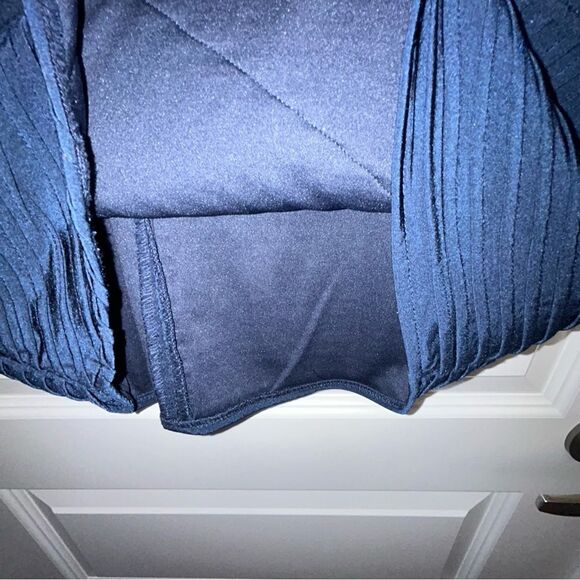 Tadashi Shoji Textured Sleeveless Knee Length Bodycon Dress - Picture 7 of 11